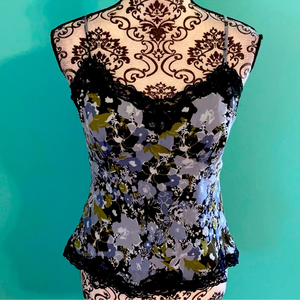 Ann Taylor sexy soft blue Floral Black Lace Side Zip cami Top Blouse size 6